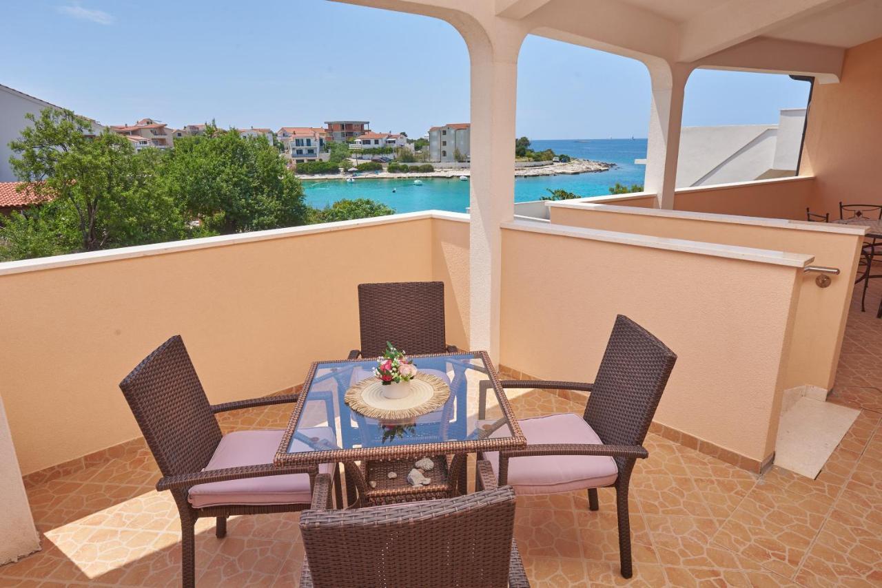 Apartments Lumi Rogoznica  Kültér fotó