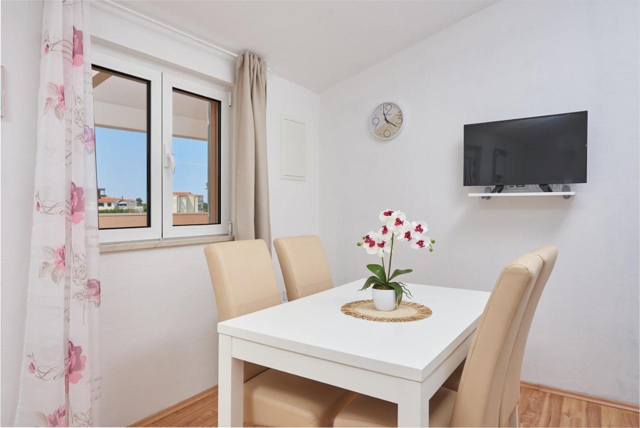 Apartments Lumi Rogoznica  Kültér fotó